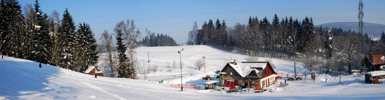Srub Na Svahu Sjezdovky V Radvanicich Radvanice  Bagian luar foto