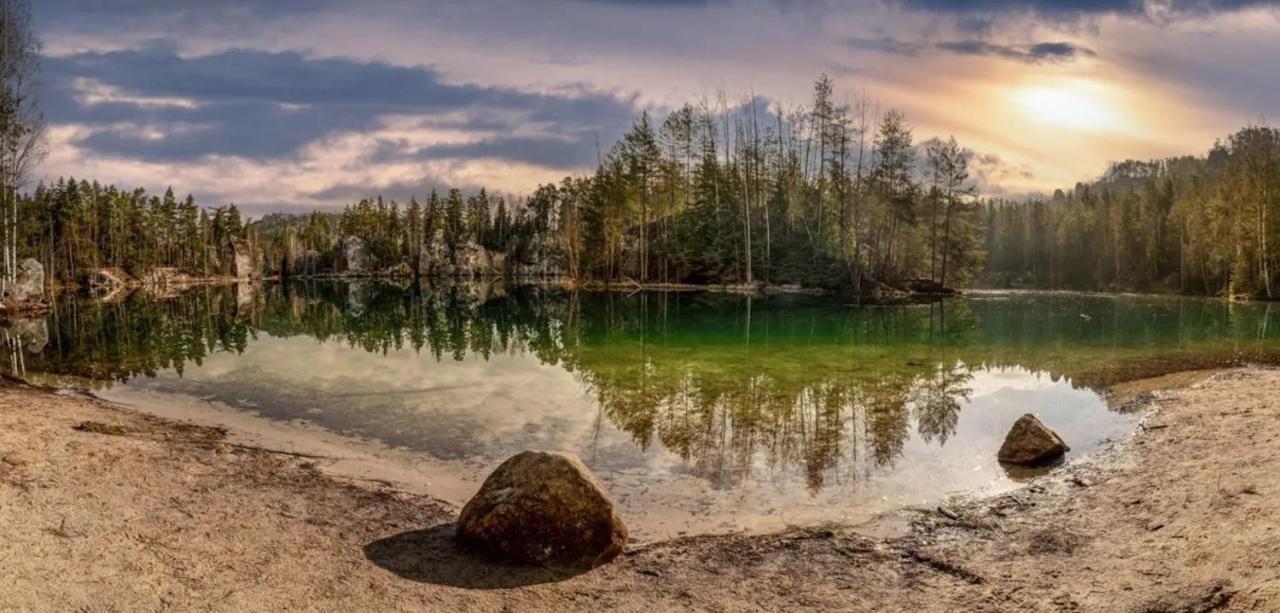 Srub Na Svahu Sjezdovky V Radvanicich Radvanice  Bagian luar foto