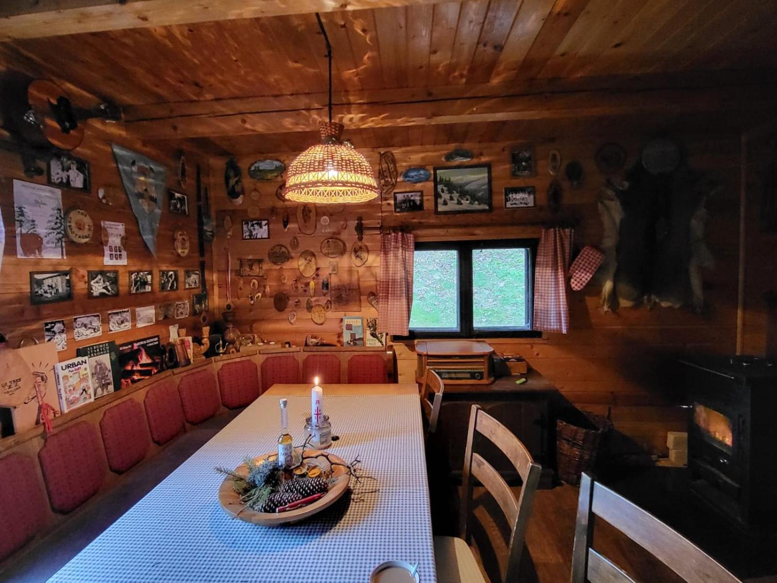 Srub Na Svahu Sjezdovky V Radvanicich Radvanice  Bagian luar foto